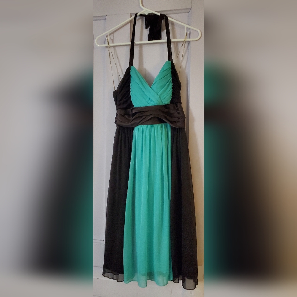 Women's dress above knee size large